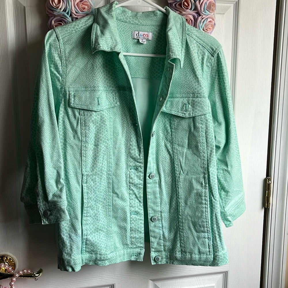 Denim and company mint green snake print 3/4 sleeve denim jacket